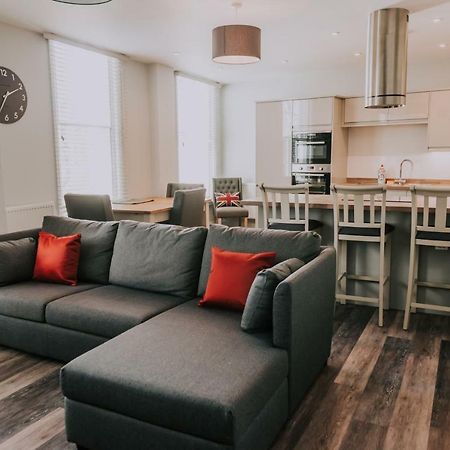 Cavendish House With Secure, Allocated Parking, 2 Mins Walk From Windsor Castle المظهر الخارجي الصورة