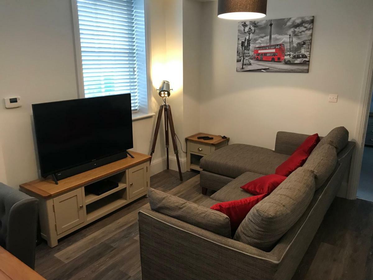 Cavendish House With Secure, Allocated Parking, 2 Mins Walk From Windsor Castle الغرفة الصورة